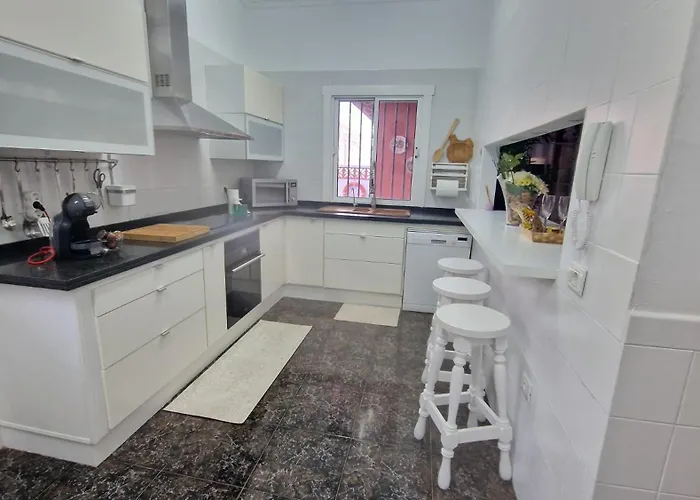 Canaria Laynoe Guaza