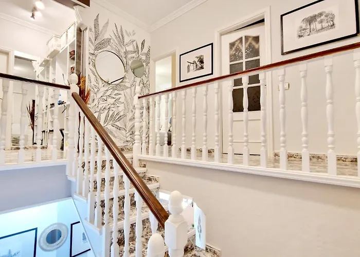 Canaria Laynoe Guaza