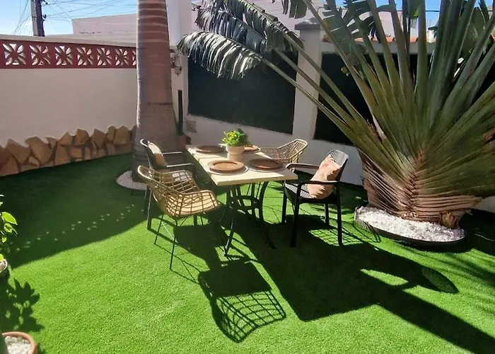 Canaria Laynoe Guaza